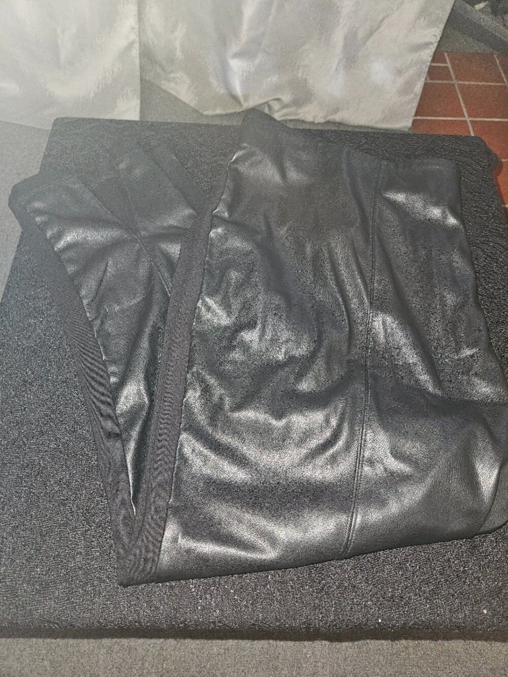 NWOT Calvin Klein Pleather Front Cropped Pants/Leggings (3X)